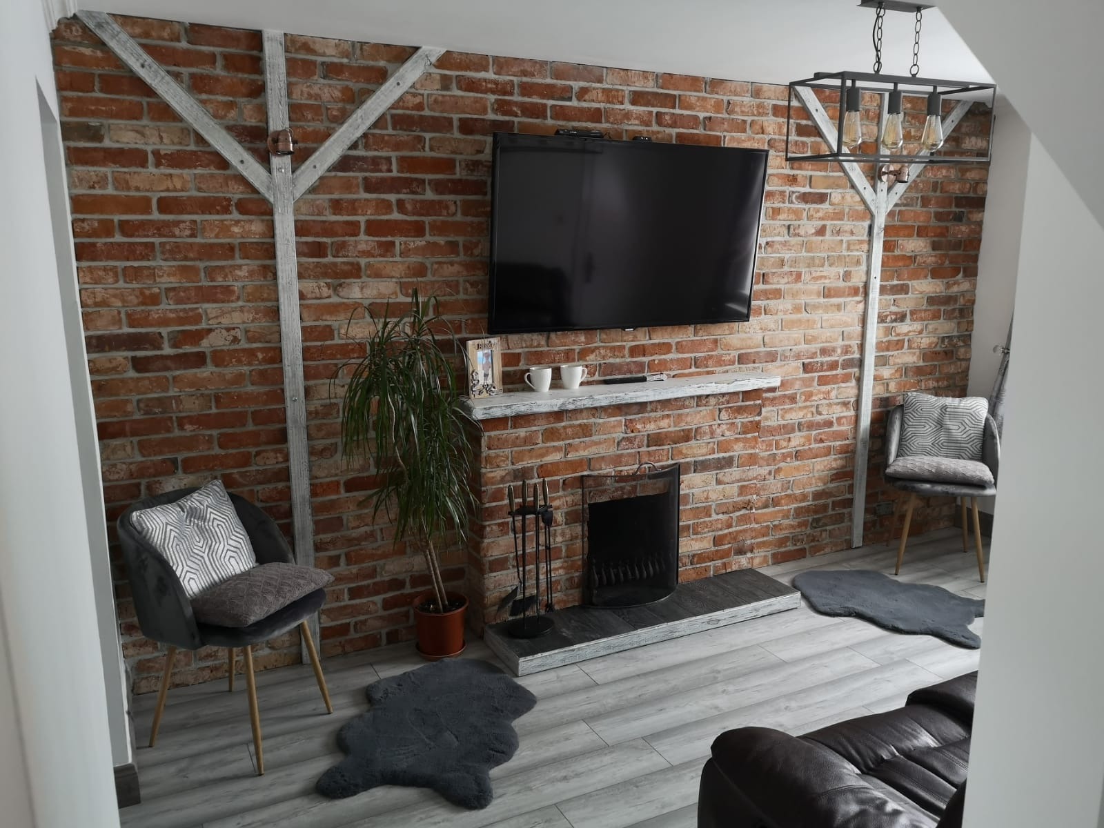 Creating a Cozy Fireplace with XVIII Century Reclaimed Brick Slips: A Customer's Project Completed with Our Authentic Materials